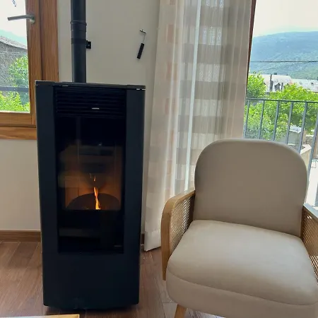 Al Centre D'esterri Amb Vistes Uniques By Rural D'aneu Apartmán *